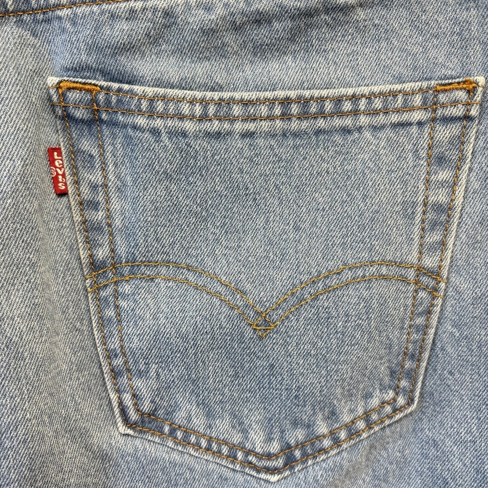 Levis 550 Relaxed Fit Tapered Leg Medium Wash Blue Jeans Mens 34x32 100 Cotton - Picture 12 of 12